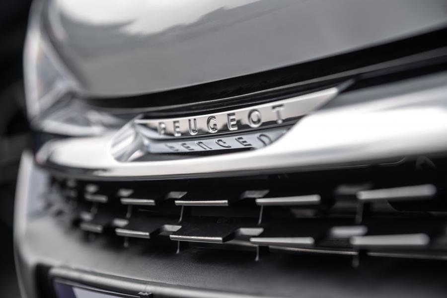 Детали экстерьера Peugeot 208 Signature 2018 года  (фото 8 из 17)